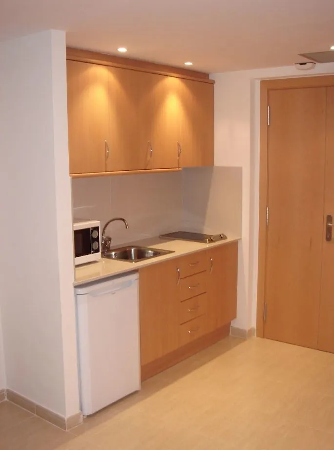 Magnolia Apartments يوريت دي مار 2*,